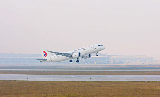重庆江北国际机场第四跑道正式启用，东航 C919 执飞首个航班-奥多也互动社区